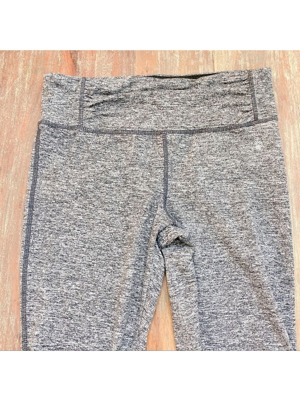 Tangerine Gray Capri Leggings Ruched Zipper Sides Small - Picture 2 of 7